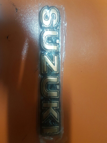 Emblema Moto Gn125 Suzuki Metal Foto 2
