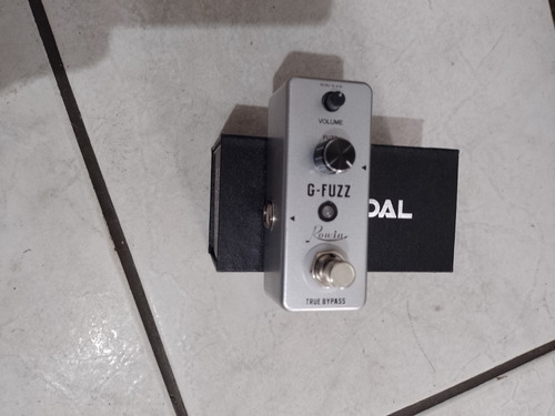 Pedal Rowin G Fuzz Para Guitarra 