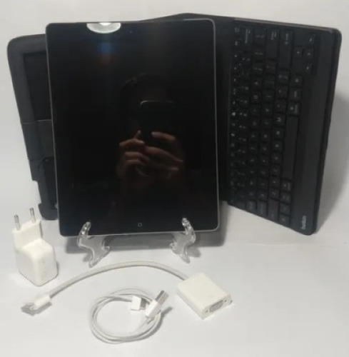 Apple iPad 3ª Geração - 16gb Wi-fi +  Cel  Teclado Bluetooth