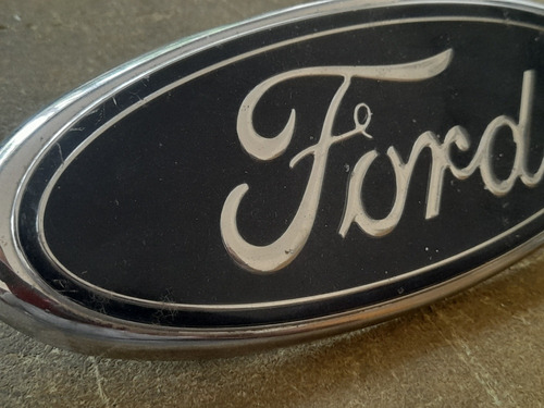 Emblema Parrilla Logo Ford F-150 / F-250 / F-350 99-04 Foto 3