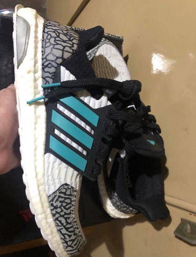 Zapatillas adidas Ultra Boost Hombre,con Detalles A La Vista