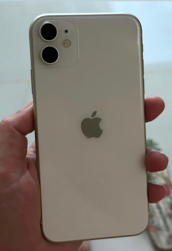 Apple iPhone 11 (64 Gb) - Branco