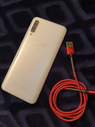 Celular Samsung Galaxy A50 128gb Liberado Caja Y Accesorios 