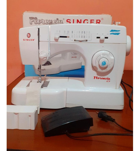 Máquina De Coser Singer Florencia 69