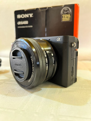 Câmera Sony Alpha A6400 + 16-50mm + Cartão