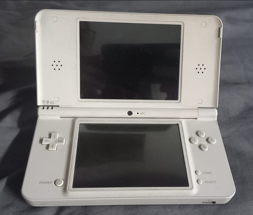 Nintendo Dsi Xl Con Cable De Carga