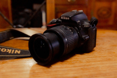  Nikon D5600 Dslr + Lente Nikkor 18-55mm. 7.822 Disparos! 