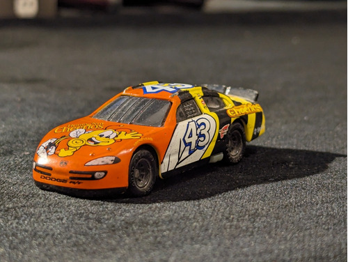 Hot Wheels Carrito De Nascar Años 90 Dodge Intrepid Naranja