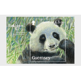 2013 Fauna En Peligro- Oso Panda- Guernsey (bloque) Mint