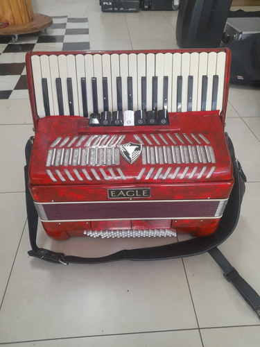 Acordeon Eagle  Vermelho 80 Baixos 