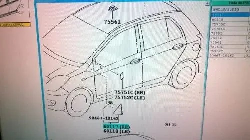 Triangulo Ext. Espejo Derecha Toyota Yaris 2.008 En Adelante Foto 2