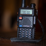 Radio Baofeng Uv-5r Ht Dual Band Vhf / Uhf Walkie Talkie