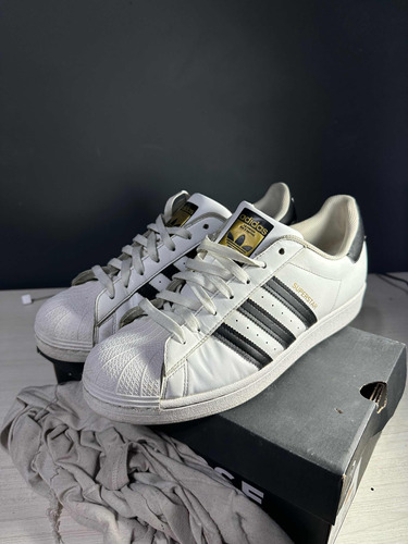 Zapatillas adidas Superstars Clasicas Talle 44