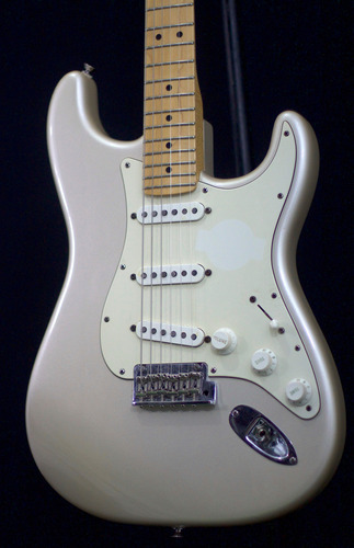 Fender American Standard Stratocaster 2008 Blizzard Pearl 