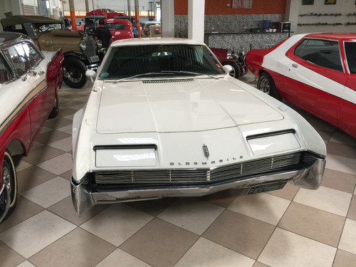 I/ Oldsmobile Toronado - V 8 - 1966