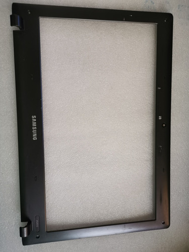 Bezel Samsung Rv415 