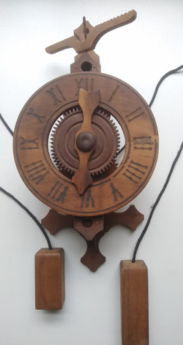 Antigo Relógio Mecânico De Parede Em Madeira Artesanal
