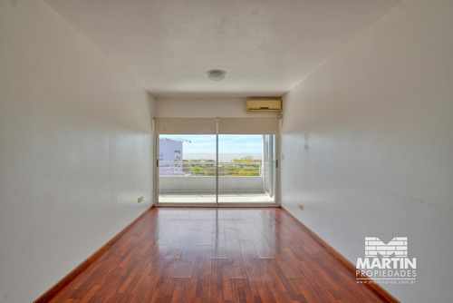 Departamento En Venta La Lucila, 2 Ambientes Sobre Av. Libertador - Imagen 4
