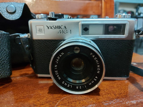 Yashica Mg-1