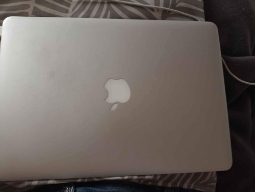 Apple Macbook Air 2015 (usada) 4gb Ram/128gb