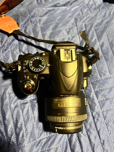 Cámara Nikon D3100 + Lente 35 Mm F: 1.8 + Mochila Lowepro