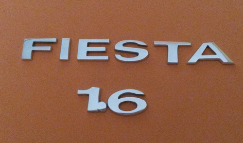Emblema Kit De Ford Fiesta  2 Piezas En Metal Pulido Foto 5