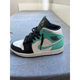 Tênis Nike Air Jordan 1 Mid Igloo Island Green