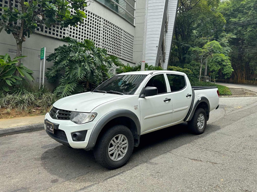 Mitsubishi L200 2015 2.5l