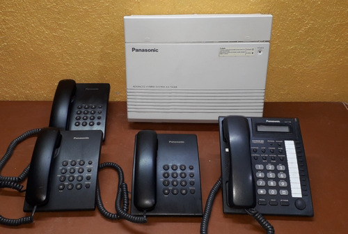 Conmutador Panasonic Kx-ta308 Con 4 Telefonos Negros 