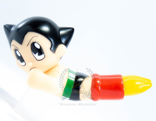 Astro Boy Sofubi Pequeno Volando Tezuka 3  Golden Toys