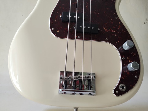 Baixo Fender Precision Am Profissional