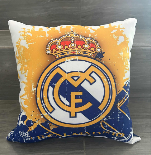 Cojines Personalizados Real Madrid Logo Futbol 40cm