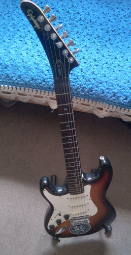 Guitarra Para Zurdo Modelo Stratocaster Marca EpiPhone