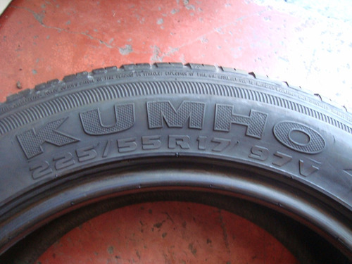 Llanta 225 55 17 Kumho Ecsta Stx 663