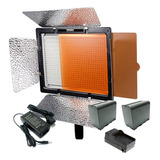 Iluminador Led Yongnuo Yn900 + 2 Baterias + Carreg + Fonte