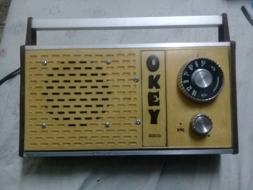 Radio A Transistores Marca Okey Funciona Impecable A 220v 