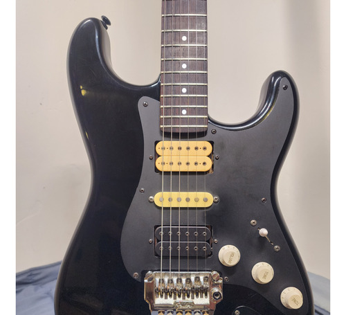 Fender Stratocaster Hecha En Japón Reliquia / Estuche Rígido