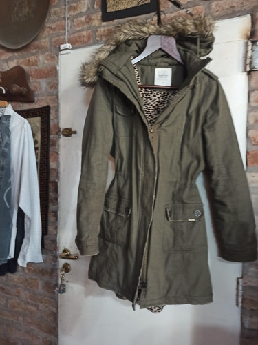 Campera Larga Parka Wanama 44 Verde Capucha Desmontable Piel