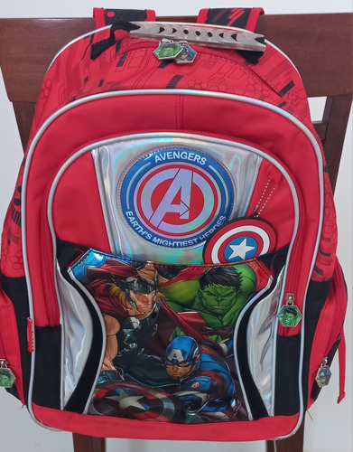 Mochila Super Héroes Usada. Marca Marvel Grande 