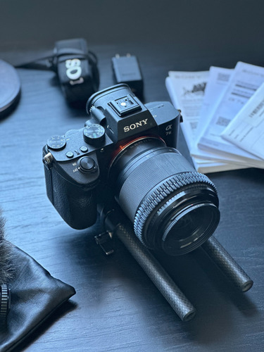 Câmera Sony A7iii + Lente E Acessórios