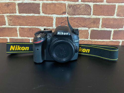 Nikon 3200