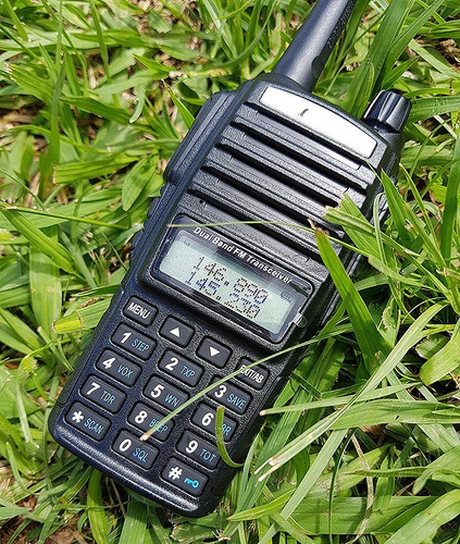 Rádio Ht Baofeng Uv-82 Vhf Uhf C/ Cabo De Programação