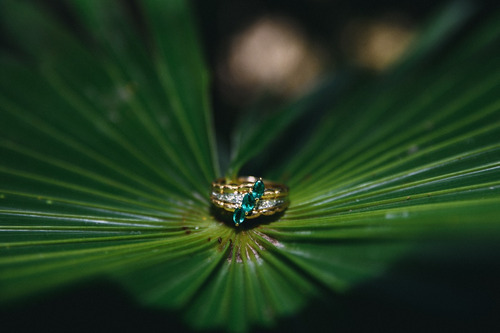 Anillo De Oro 18k Esmeralda Y Diamantes