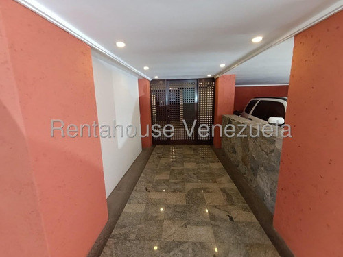 Se Ofrece En Venta Amplio Apartamento Con Excelente Ubicacion En La Alta Florida - Imagen 2