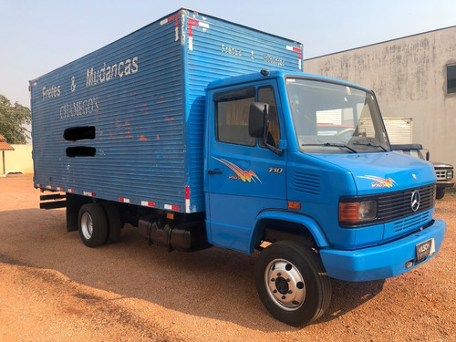 MERCEDES BENS 710 2005 AZUL