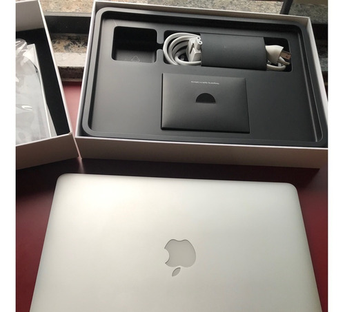 Macbook Air 13.3 , Core I5, 8gb De Ram 128gb + Magic Mouse