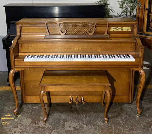 Piano Yamaha (204)