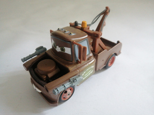 Disney Pixar Cars 2 Mater With Weapon S Mate Car Toy Metal