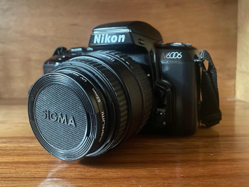 Cámara Análoga Nikon N6006