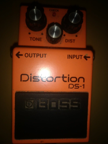 Pedal De Efecto Boss Distortion Ds-1  ( 1 Mes De Uso)